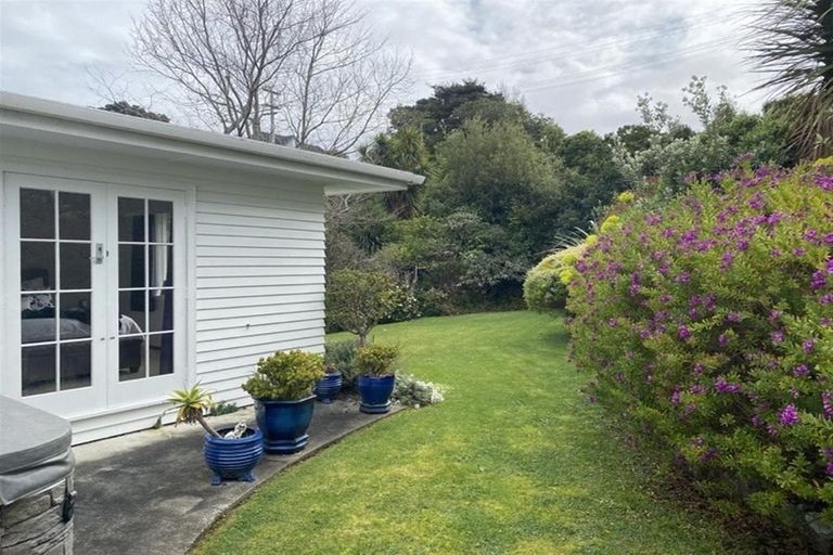Photo of property in 50 Seaview Road, Paremata, Porirua, 5024