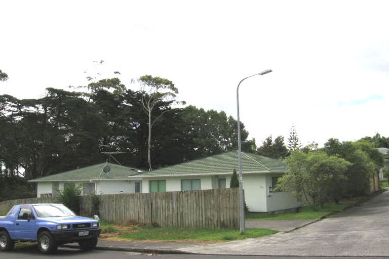 Photo of property in 2/51 Sungrove Rise, Sunnyvale, Auckland, 0612