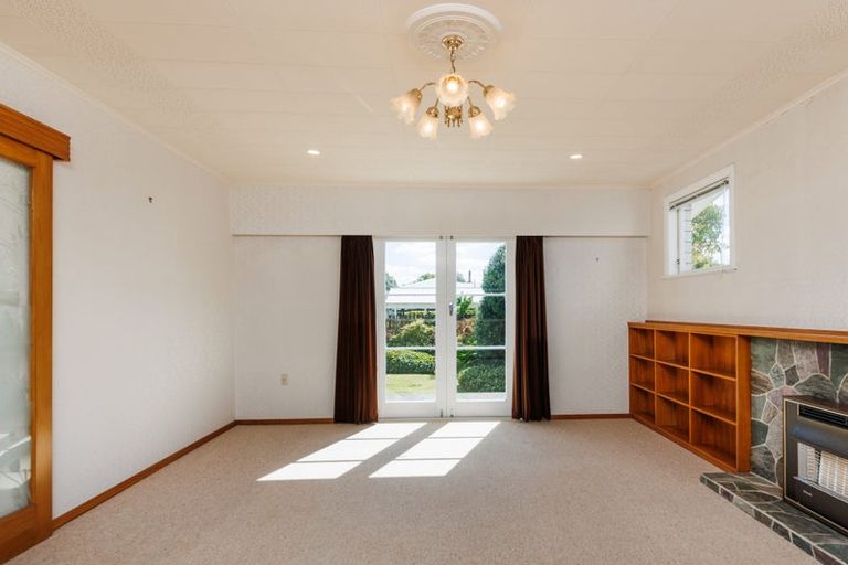 Photo of property in 4 Edwards Place, Terrace End, Palmerston North, 4410