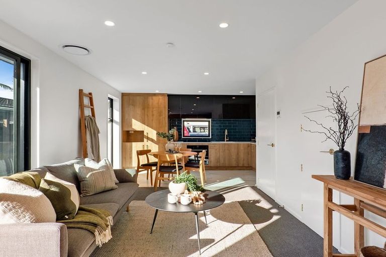 Photo of property in 2/142 Main Road North, Papanui, 8052