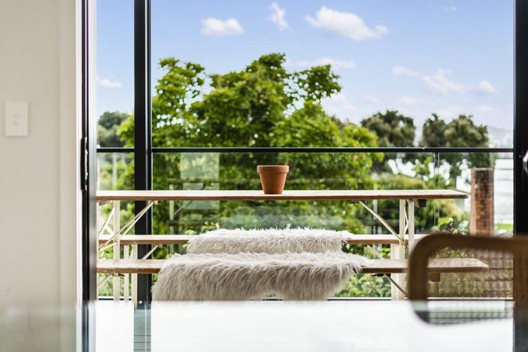 Photo of property in 5c Woodward Avenue, Mangere Bridge, Auckland, 2022