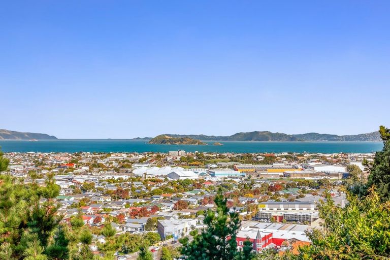 Photo of property in 11c Saint Johns Way, Normandale, Lower Hutt, 5010