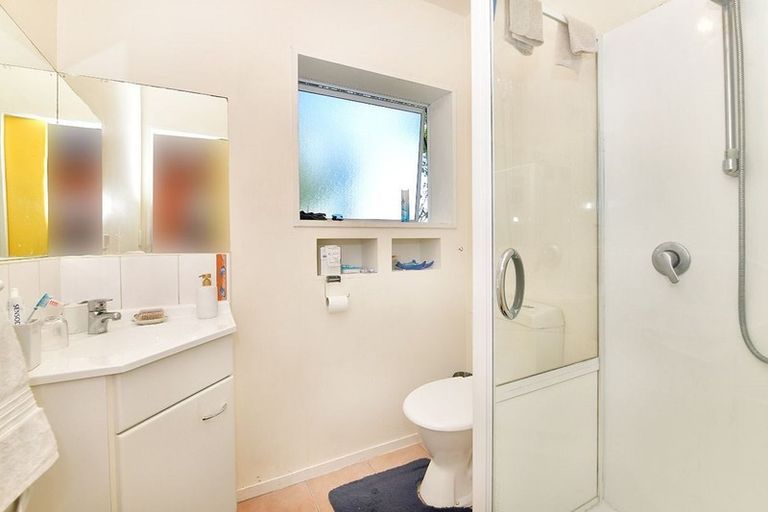 Photo of property in 80a Brian Crescent, Stanmore Bay, Whangaparaoa, 0932