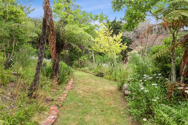 Photo of property in 41 Gardiner Grove, Wainuiomata, Lower Hutt, 5014