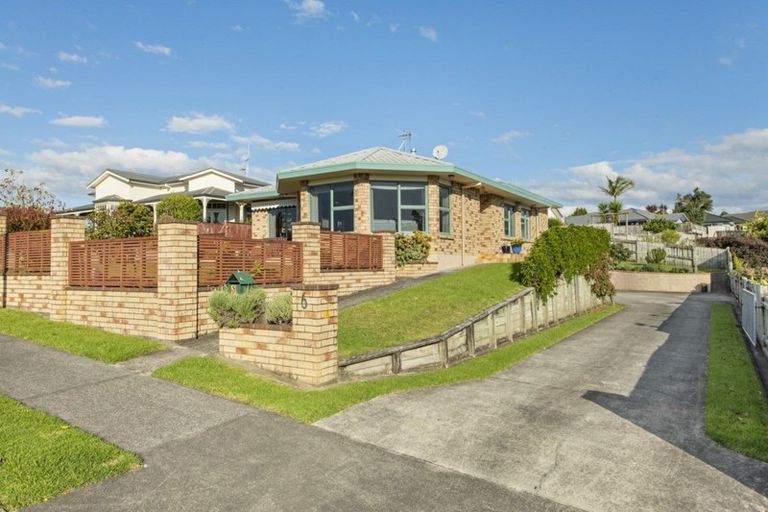 Photo of property in 6 Maddison Place, Welcome Bay, Tauranga, 3112