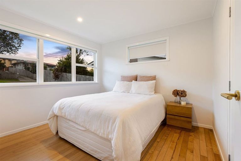 Photo of property in 24 Gill Avenue, Te Atatu Peninsula, Auckland, 0610