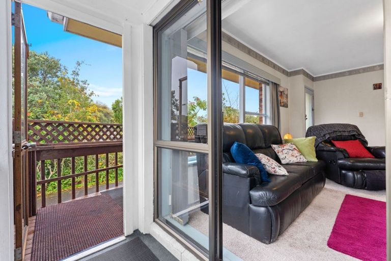 Photo of property in 2/1 Lingfield Street, Glenfield, Auckland, 0629