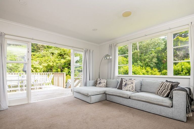 Photo of property in 8 Tui Terrace, Tawa, Wellington, 5028