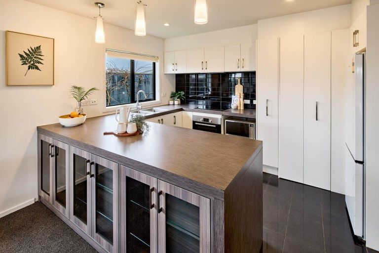 Photo of property in 49 Sunstone Crescent, Brown Owl, Upper Hutt, 5018