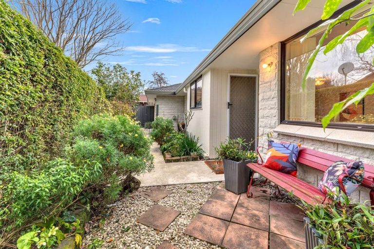 Photo of property in 3 Caroline Crescent, Highbury, Palmerston North, 4412