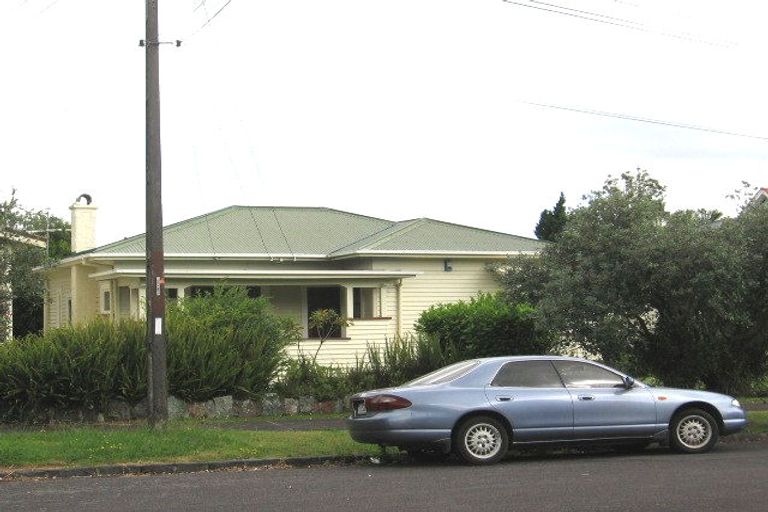 Photo of property in 5 Challinor Crescent, Mount Albert, Auckland, 1025