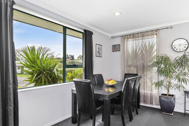 Photo of property in 32 Sunvale Place, Gate Pa, Tauranga, 3112