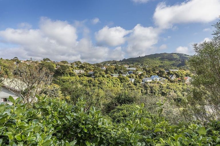 Photo of property in 82 Creswick Terrace, Northland, Wellington, 6012