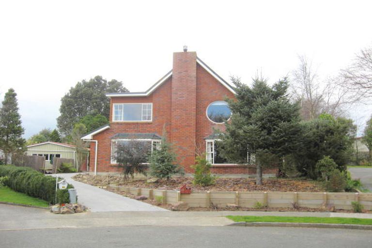 Photo of property in 19 Stuart Street, Levin, 5510