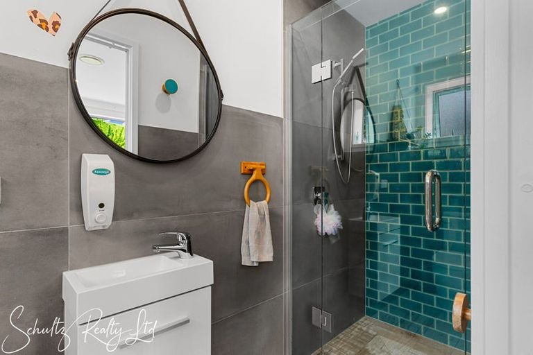 Photo of property in 37 Willow Lane, Maungaturoto, 0588