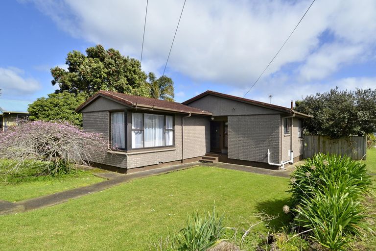 Photo of property in 1 Sullivan Avenue, Mangere Bridge, Auckland, 2022