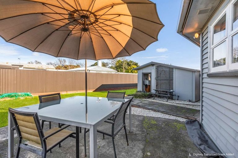 Photo of property in 13 Mako Mako Road, Levin, 5510