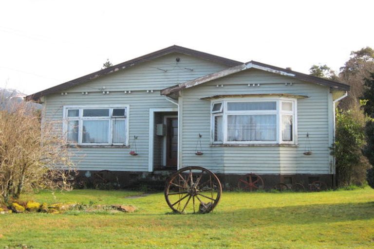 Photo of property in 5 Harper Street, Blackball, 7804