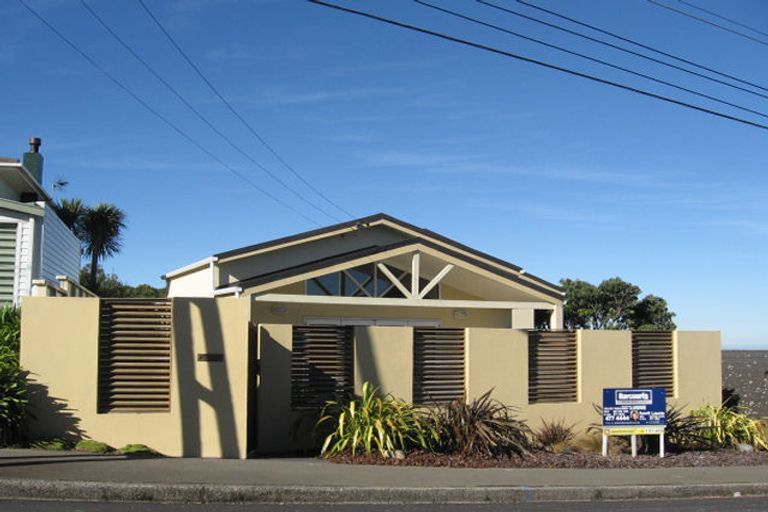 Photo of property in 23 Spenmoor Street, Newlands, Wellington, 6037