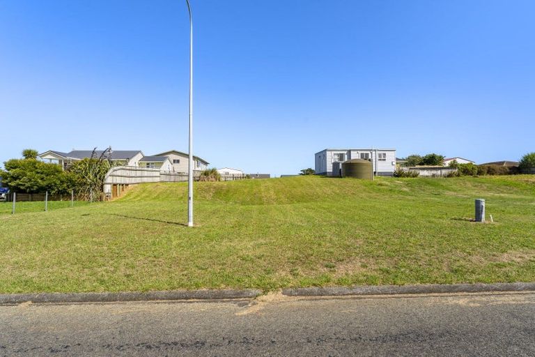 Photo of property in 65 Gawler Street, Te Horo Beach, Otaki, 5581