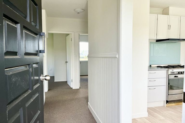 Photo of property in 1/11 Alston Avenue, Kelston, Auckland, 0602