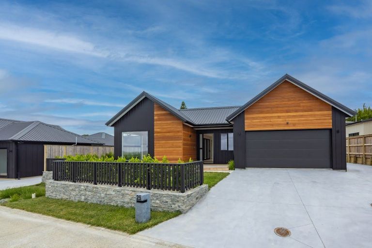 Photo of property in 25 Anehana Place, Stanmore Bay, Whangaparaoa, 0932