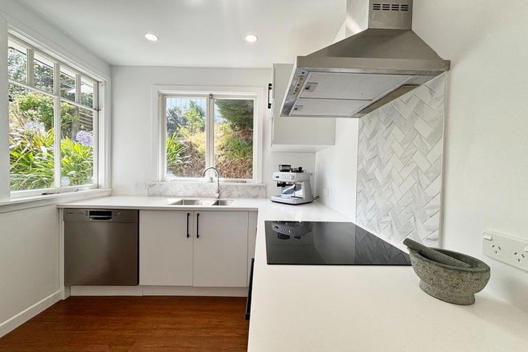 Photo of property in 108 Dyers Pass Road, Cashmere, Christchurch, 8022