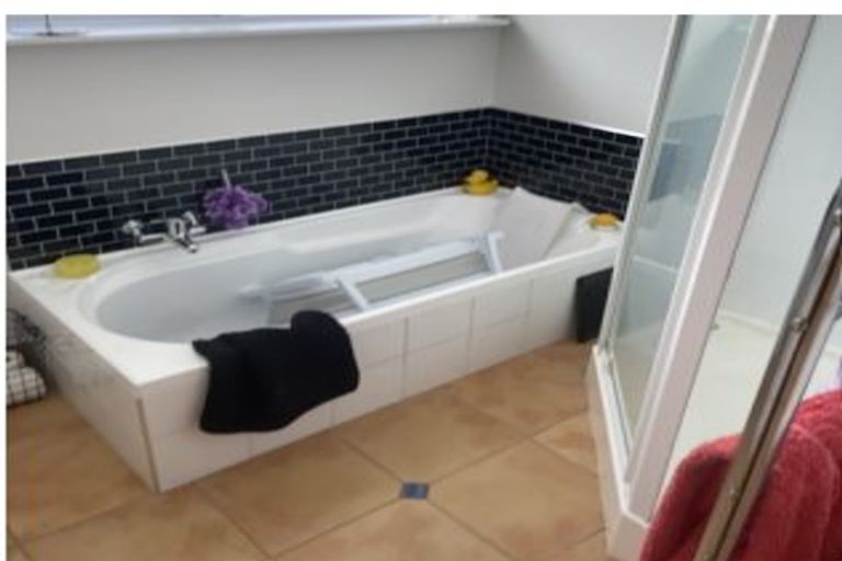 Photo of property in 4 Prestige Place, Maoribank, Upper Hutt, 5018