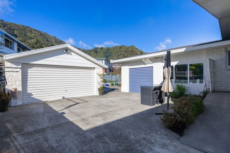 Photo of property in 40-42 Waikawa Road, Picton, 7220