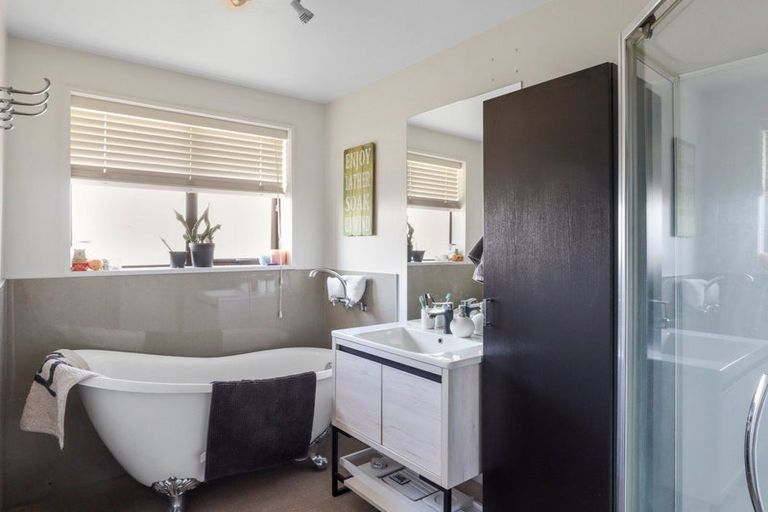 Photo of property in 2/14 Momorangi Crescent, Redwood, Christchurch, 8051