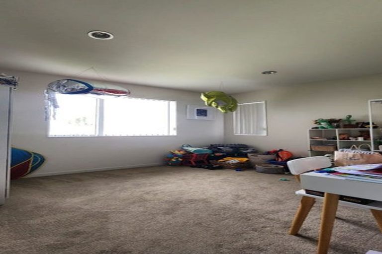 Photo of property in 2 Wellfield Drive, Papakura, 2110