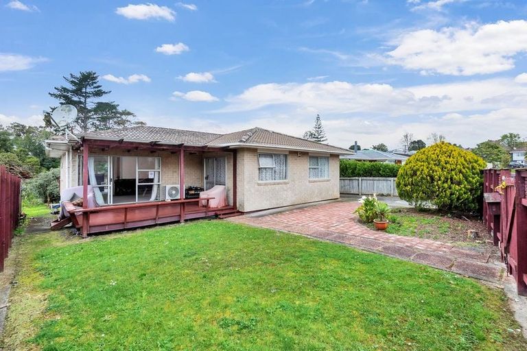 Photo of property in 24 Finlow Drive, Te Atatu South, Auckland, 0610