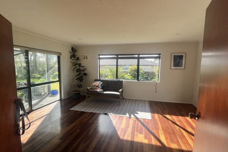 Photo of property in 48 Lakeside Drive, Orewa, 0931