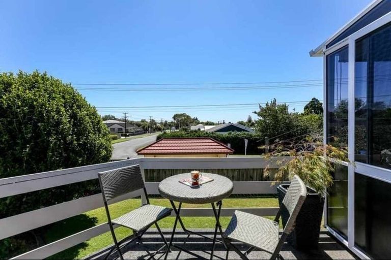 Photo of property in 107 Govett Avenue, Frankleigh Park, New Plymouth, 4310
