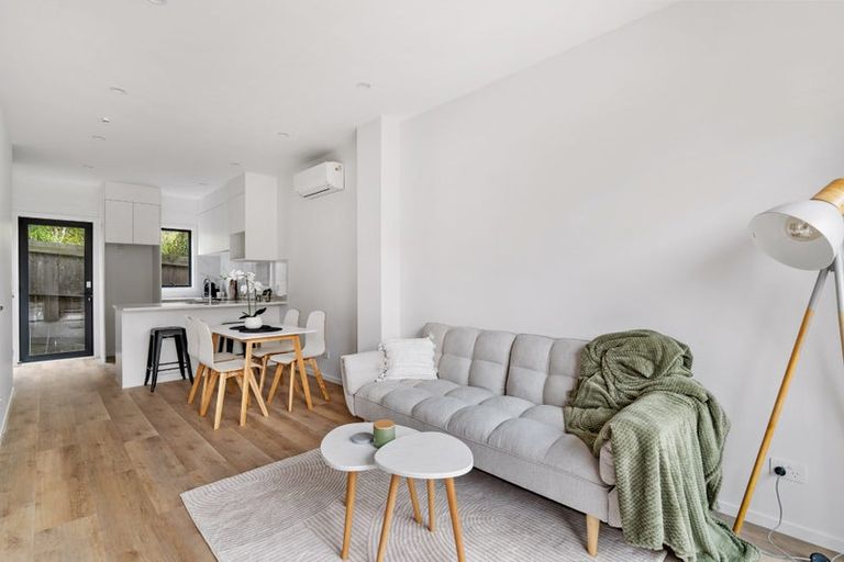 Photo of property in 3 Meg Lane, Glen Eden, 0602