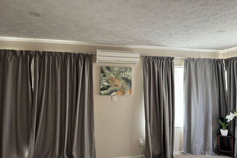 Photo of property in 4 Thistledew Place, Bayview, Auckland, 0629