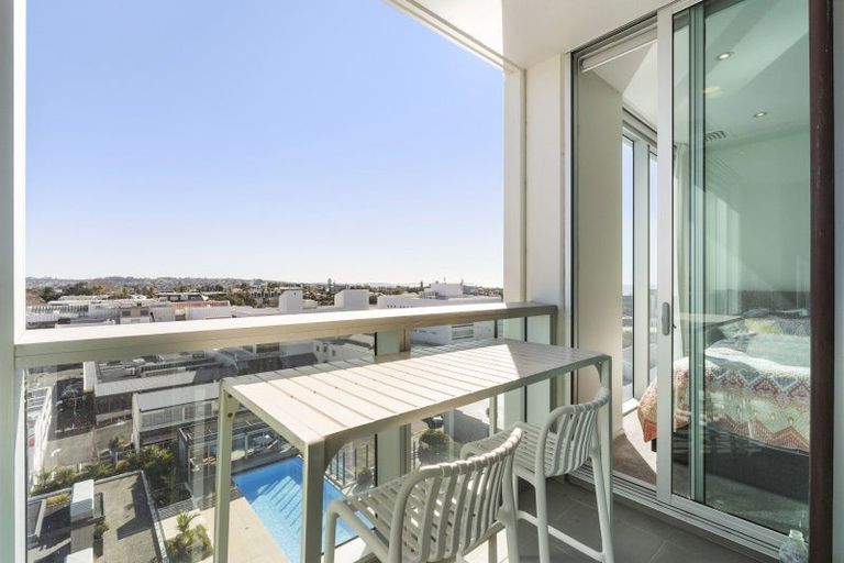 Photo of property in Sentinel Apartments, 806/3 Northcroft Street, Takapuna, Auckland, 0622