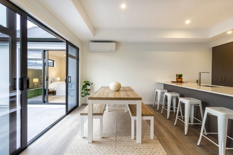 Photo of property in 98 Eriksen Road, Te Awa, Napier, 4110