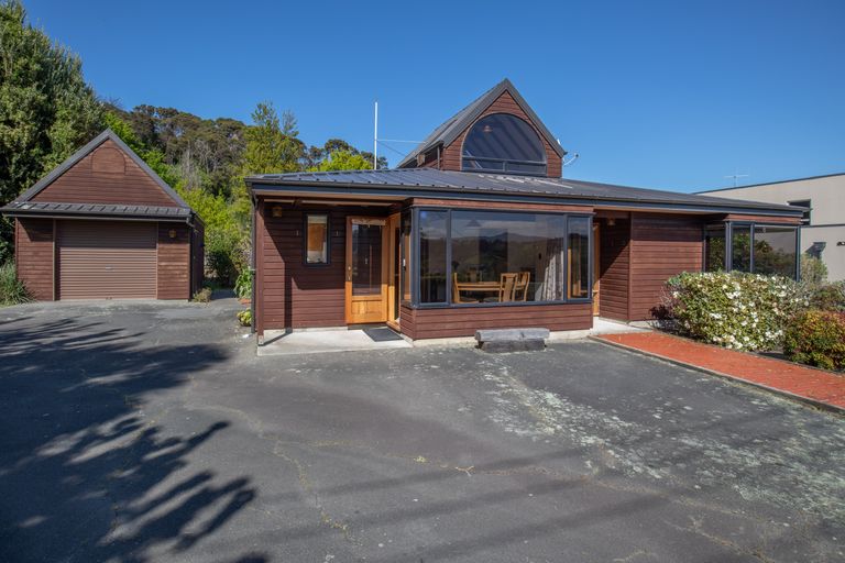 Photo of property in 6 Julius Place, Akaroa, 7520