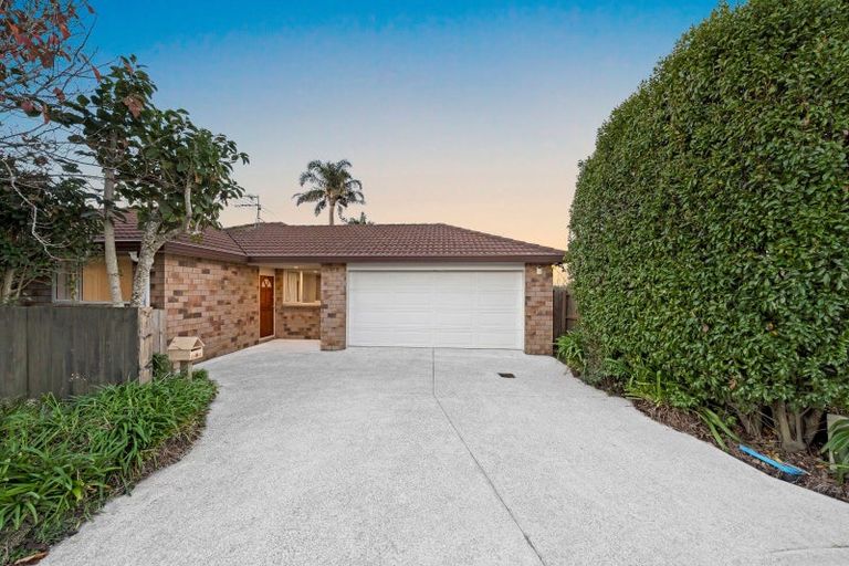 Photo of property in 8 George Arthur Place, Pukekohe, 2120