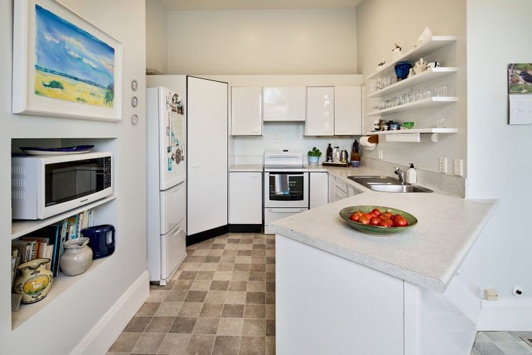 Photo of property in 2 Hay Street, Oriental Bay, Wellington, 6011