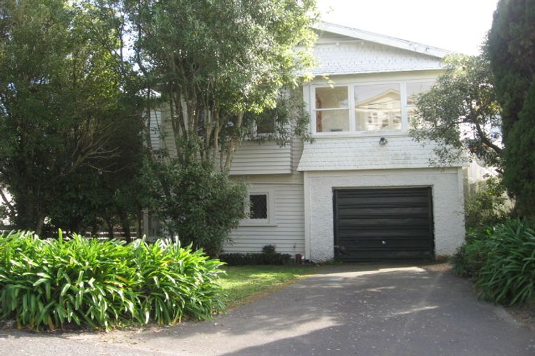 Photo of property in 3 Espin Crescent, Karori, Wellington, 6012