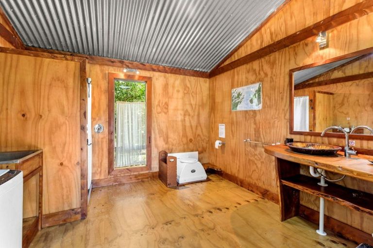 Photo of property in 15 Tukurua Road, Parapara, Takaka, 7182