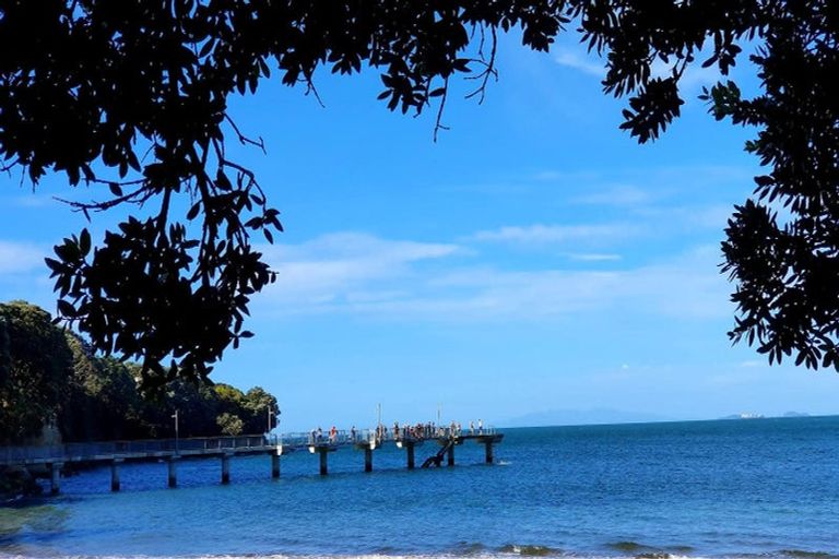 Photo of property in 2/38 Gulf View Road, Murrays Bay, Auckland, 0630