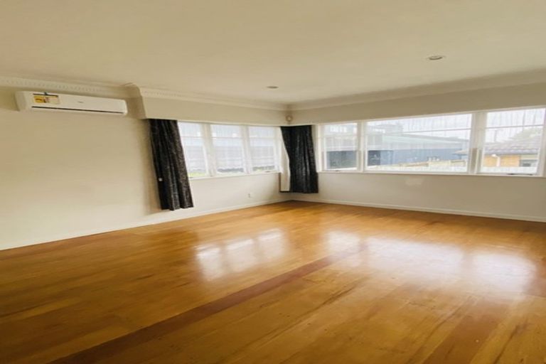 Photo of property in 57 Hayr Road, Three Kings, Auckland, 1042