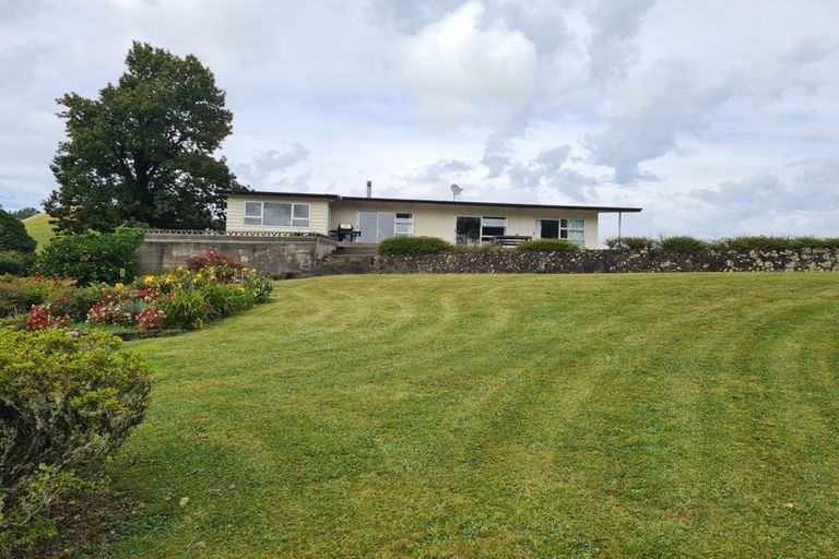 Photo of property in 2386 Tarata Road, Tarata, Inglewood, 4387