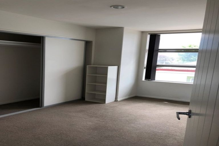 Photo of property in 545 Barbadoes Street, Edgeware, Christchurch, 8013