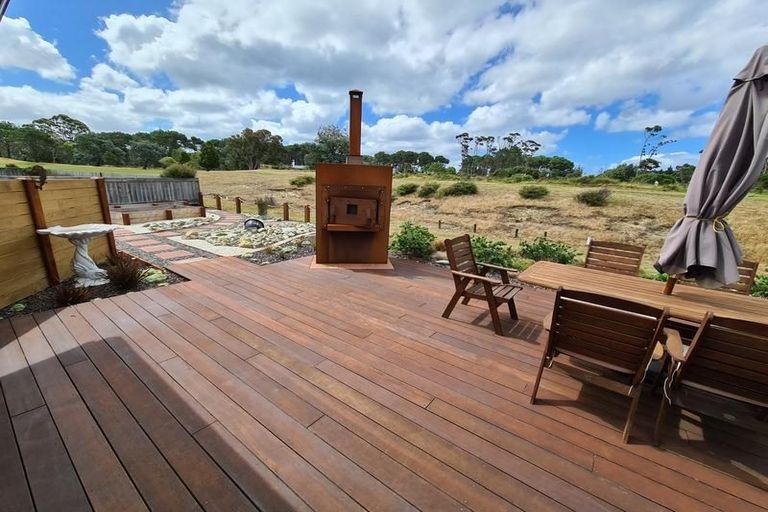 Photo of property in 134 Kelly Jade Avenue, Matarangi, Whitianga, 3592