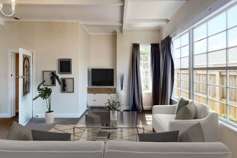 Photo of property in 12 Dahlia Street, Palmerston North, 4410