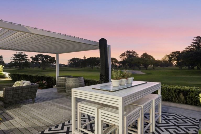 Photo of property in 198 Oceanbeach Road, Mount Maunganui, 3116